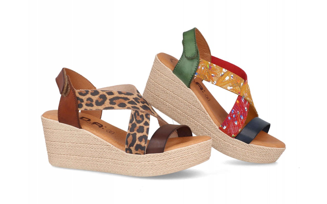 SANDALIA PARA SEÑORA CON CUÑA EN PIEL DE VARIOS COLORES Y PLANTA DE GEL-FABRICADO EN ESPAÑA