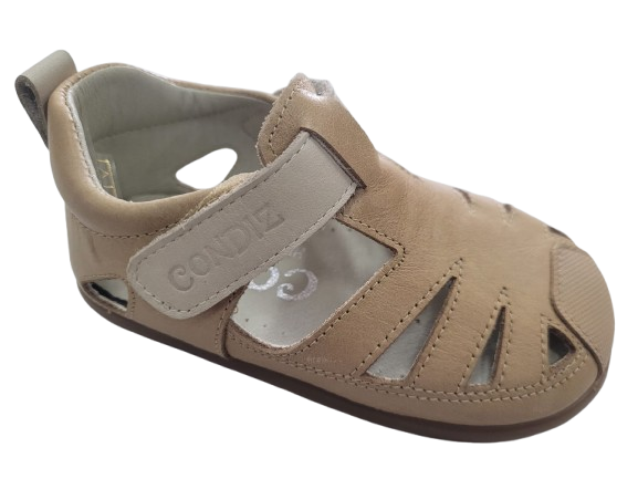 Sandalia cerrada de piel para bebé – Calzado flexible y transpirable para primeros pasos RESPETUOSO Condiz